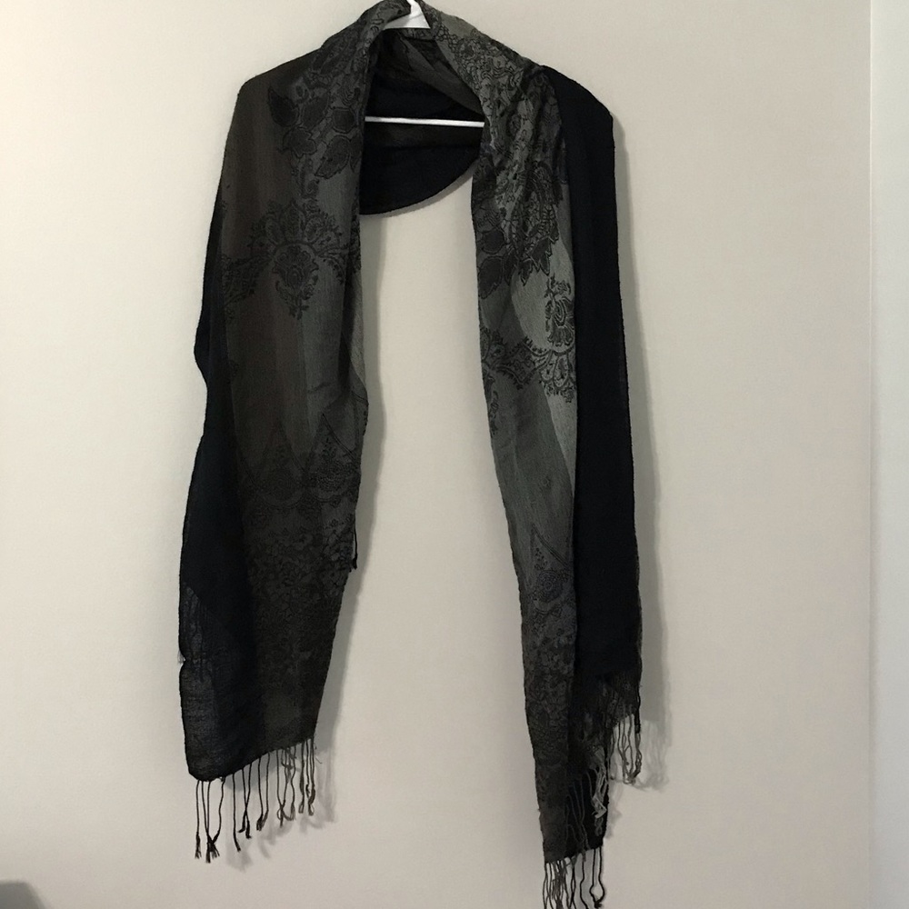 3/$10 Dark Street Scarf